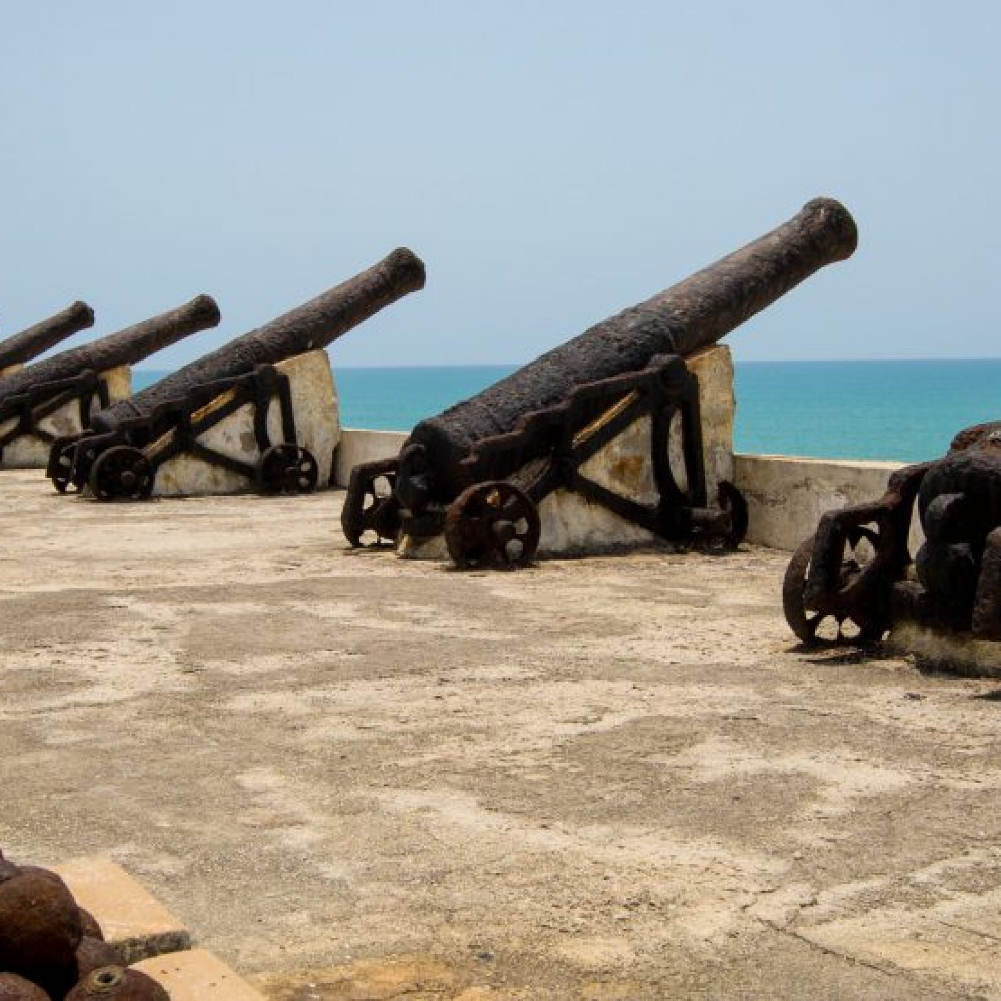 Cape-CoastCastle-scaled-870x555 (2)