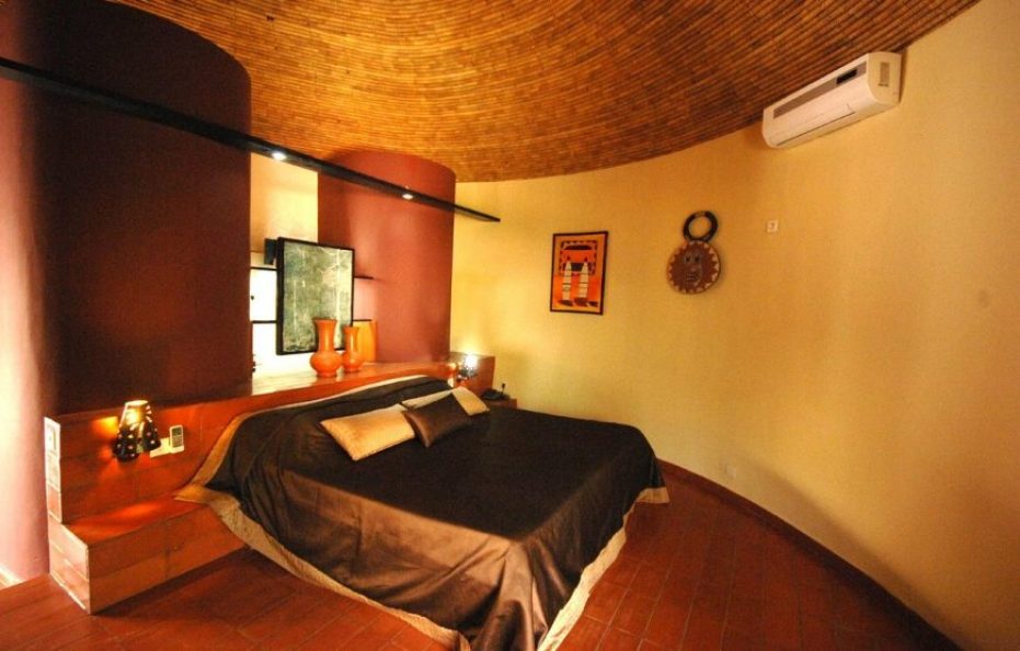 Royam Beach Hotel