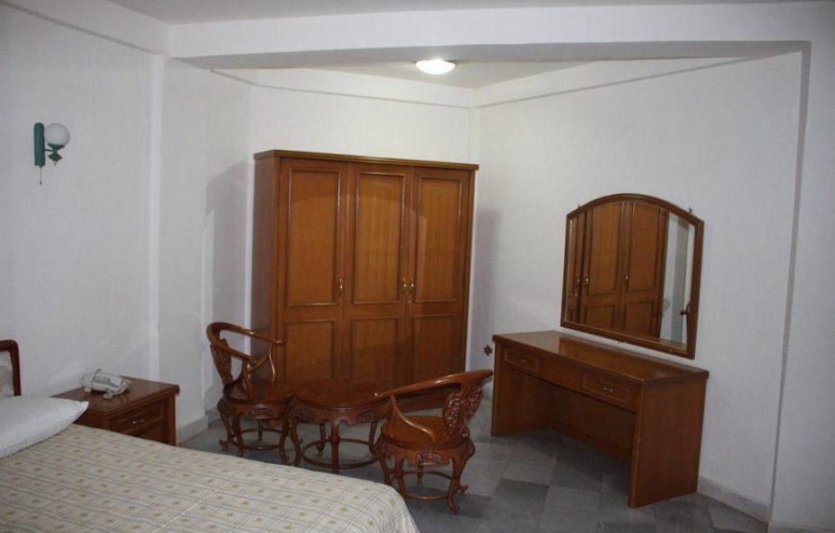 Sarina Hotel